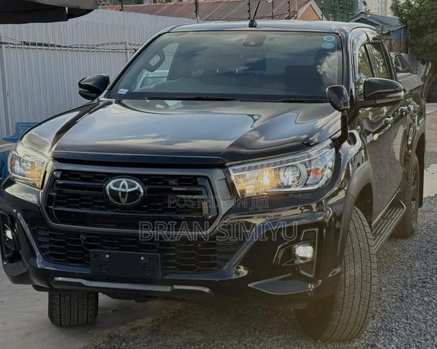 Toyota Hilux 2019 Black