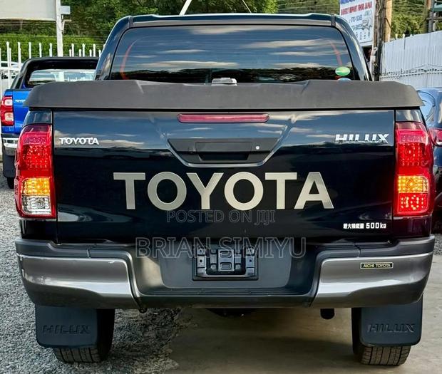 Toyota Hilux 2019 Black
