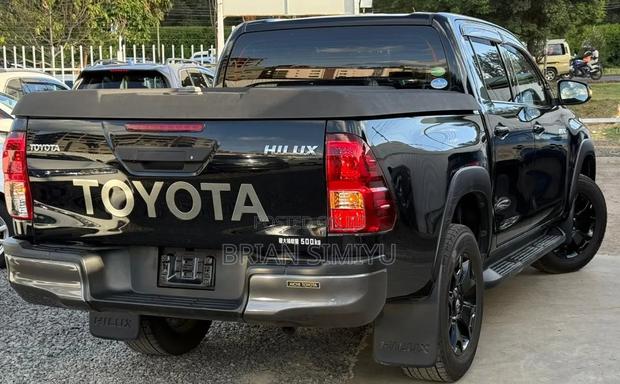 Toyota Hilux 2019 Black