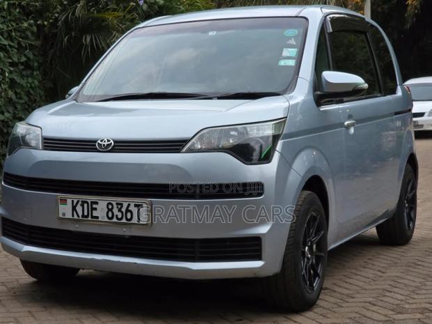Toyota Spade 2014 Blue