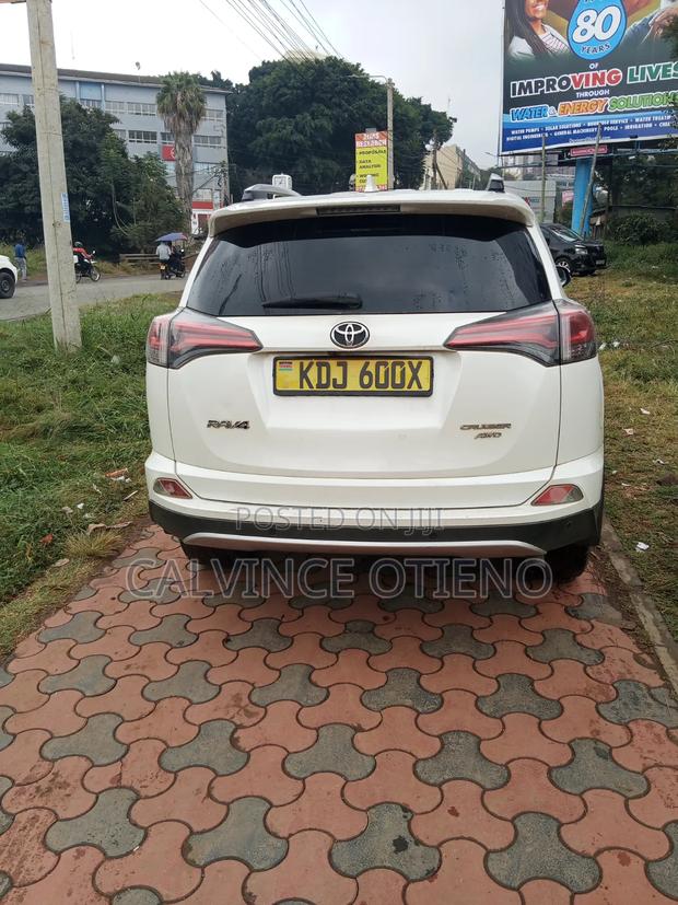 Toyota RAV4 2015 White
