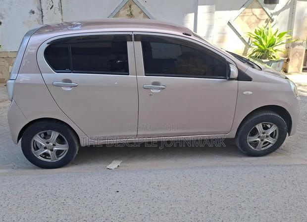 Daihatsu Mira 2013 Pink