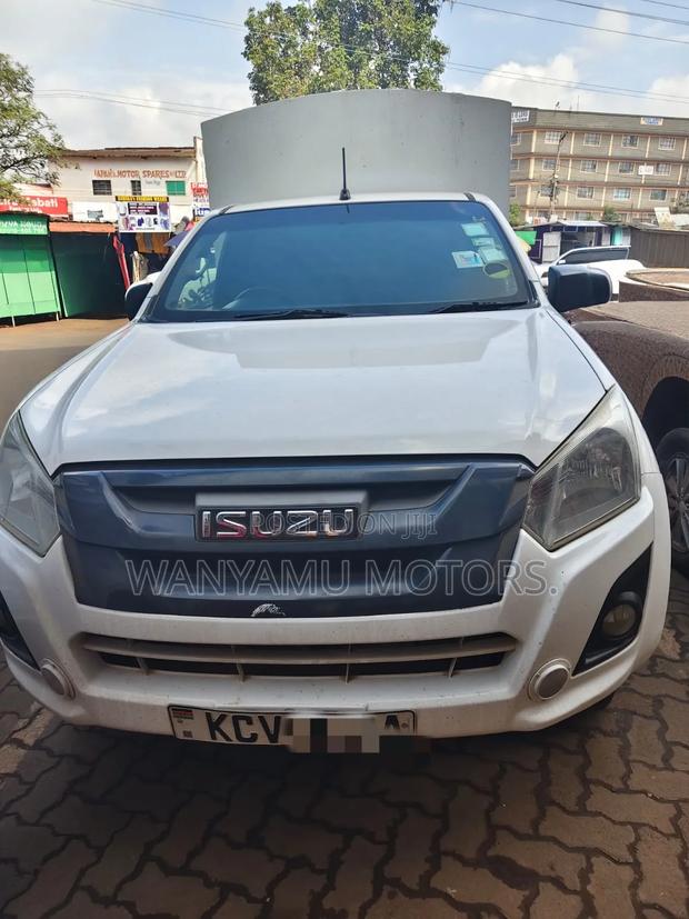 Isuzu D-MAX 2023 White