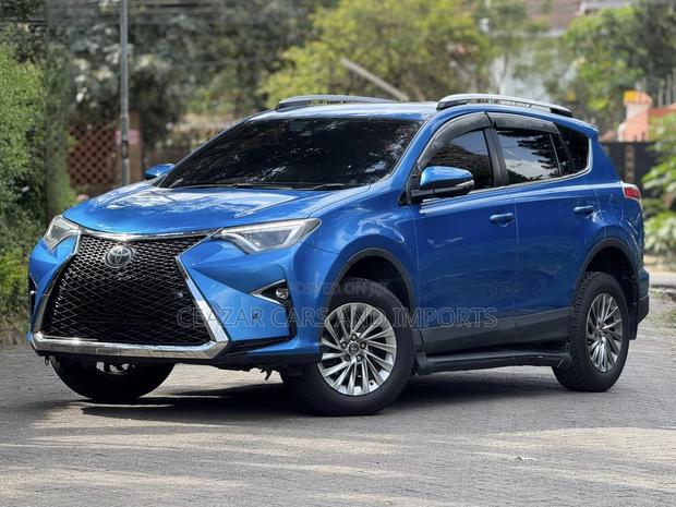 Toyota RAV4 2018 Blue