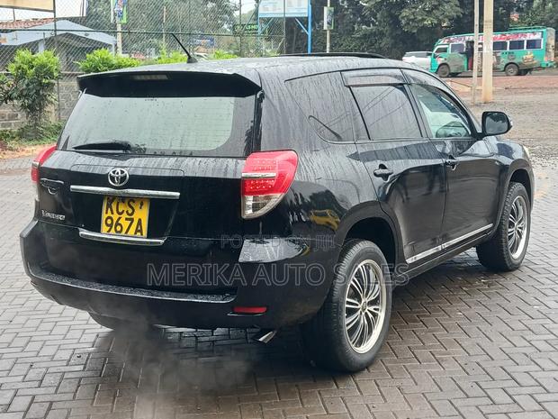 Toyota Vanguard 2011 Black