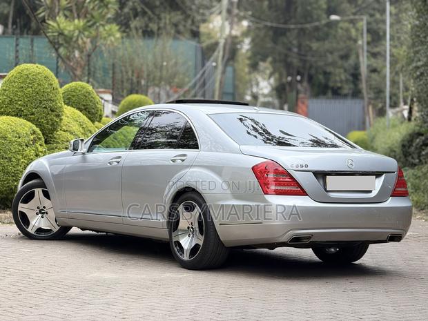 Mercedes-Benz S-Class 2011 Gray