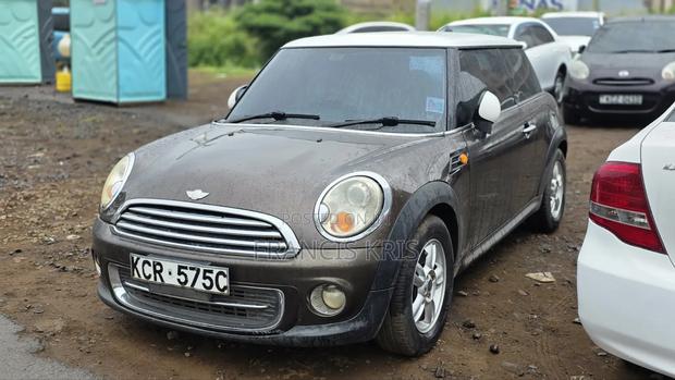 Mini Cooper 2011 Brown