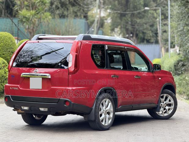 Nissan X-Trail 2.0 Petrol XE 2012 Red