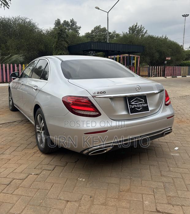 Mercedes-Benz E200 2018 Silver
