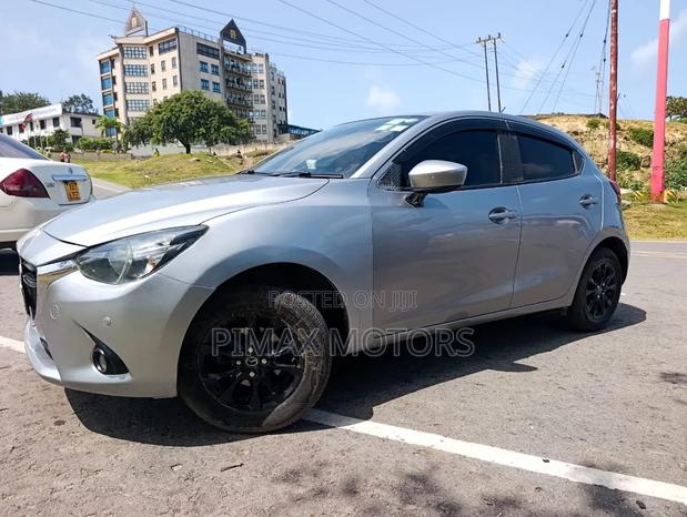 Mazda Demio 2016 Silver
