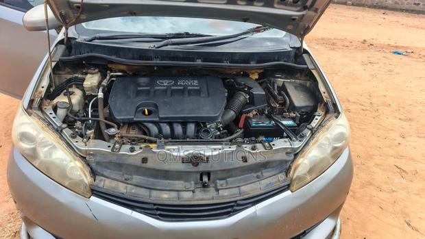 Toyota Wish 2011 Silver