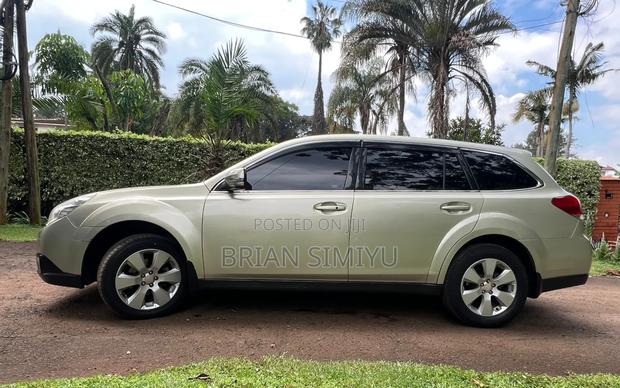 Subaru Outback 2010 Green
