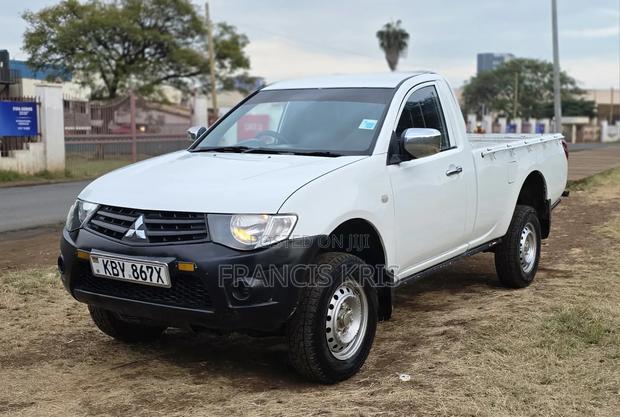 Mitsubishi L200 2010 White
