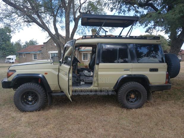 Toyota Land Cruiser 79 Series 2001 Beige