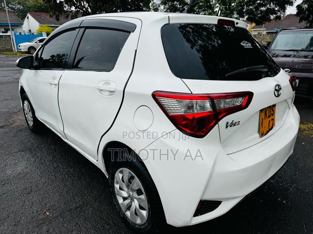 Toyota Vitz 1.3 FWD 5dr 2017 Pearl