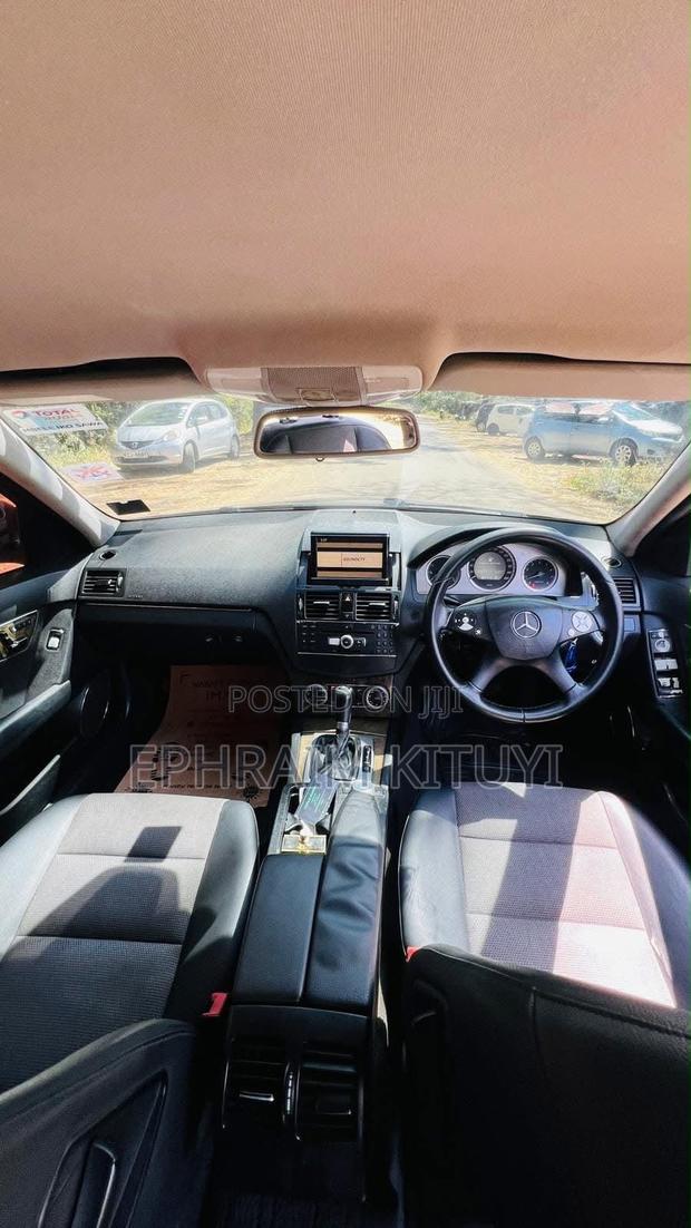 Mercedes-Benz C250 2009 Blue