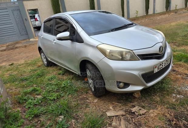 Toyota Vitz 1.3 FWD 5dr 2012 Silver