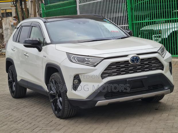 Toyota RAV4 Hybrid 2019 White