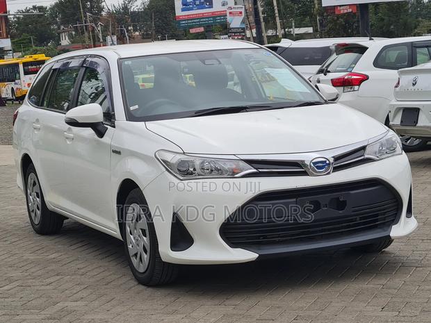 Toyota Corolla Fielder 2019 White