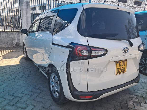 Toyota Sienta 2017 White