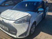 Toyota Sienta 2017 White for sale