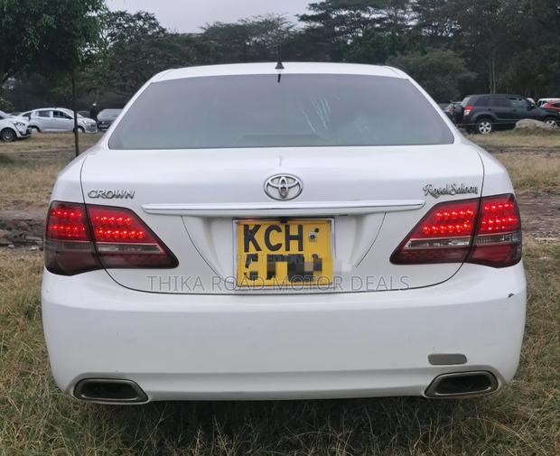 Toyota Crown 2010 White