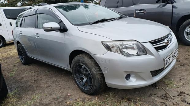 Toyota Corolla Fielder 2011 Silver