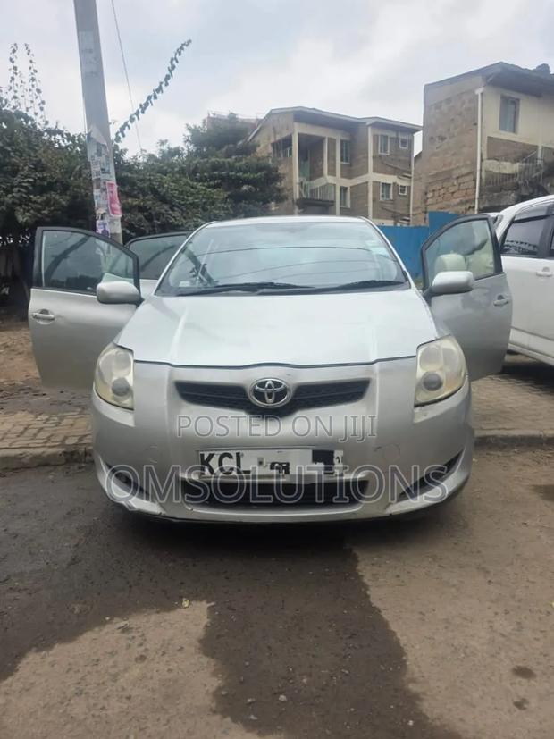 Toyota Auris 2010 Silver