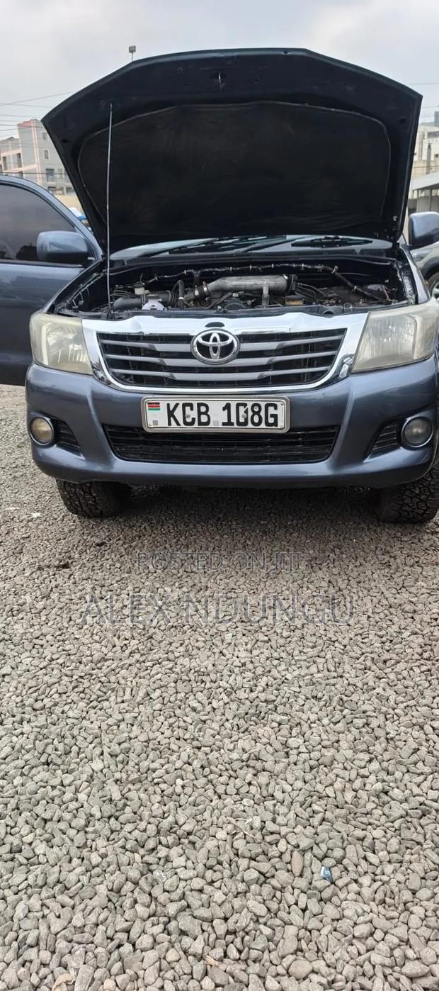 Toyota Hilux 2014