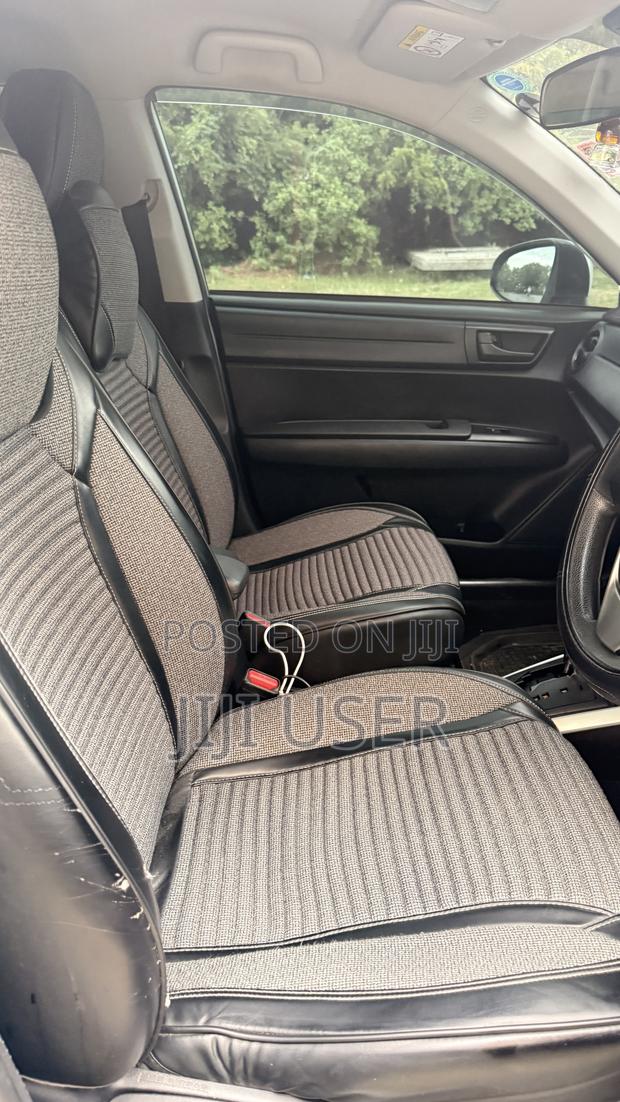 Toyota Corolla Fielder 1.5 Hybrid FWD 2018 Silver