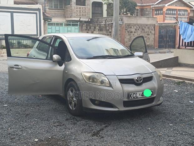 Toyota Auris 2011 Gray