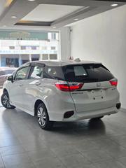 Honda Fit Shuttle 1.5 Hybrid 2WD 2019 Off white for sale