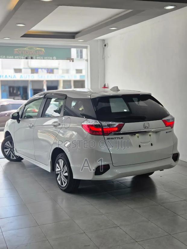 Honda Fit Shuttle 1.5 Hybrid 2WD 2019 Off white