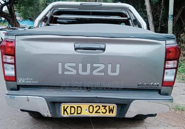 Isuzu D-MAX 2022 Silver