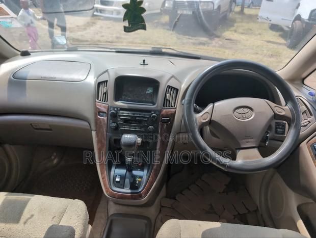 Toyota Harrier 2002 Silver
