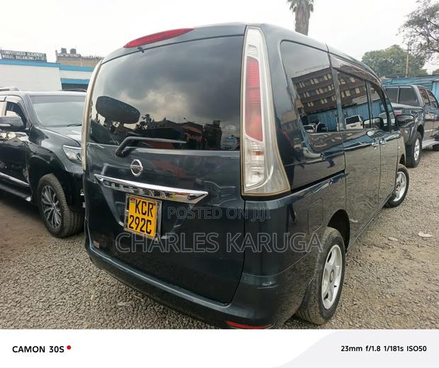 Nissan Serena 2010 Blue