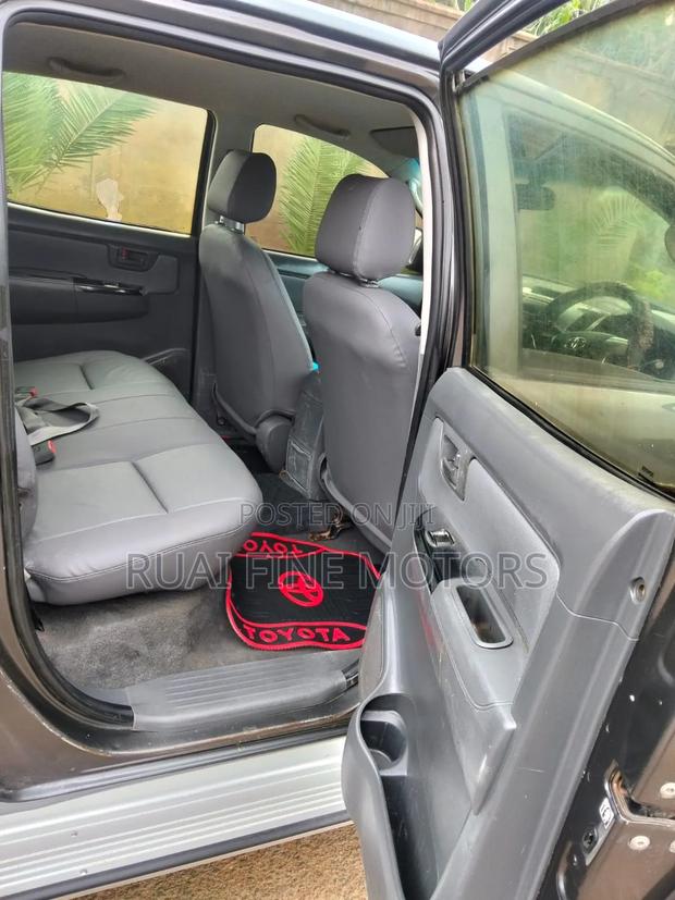 Toyota Hilux 2015 Gray
