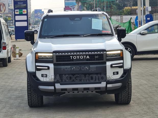 Toyota Land Cruiser Prado 2024 White