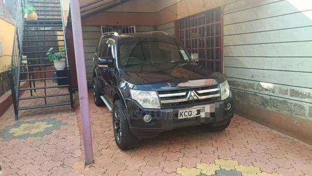 Mitsubishi Pajero 2010 Black