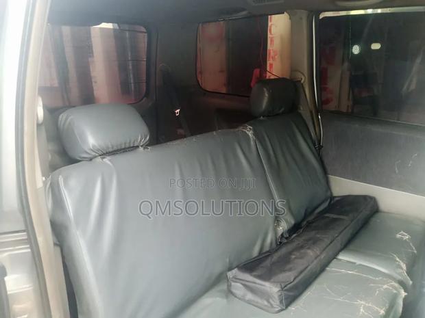 Toyota Noah 2005 Silver