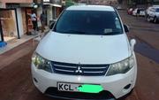 Mitsubishi Outlander 2011 White for sale
