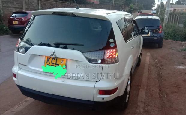 Mitsubishi Outlander 2011 White