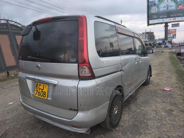 Nissan Serena 2009 Silver