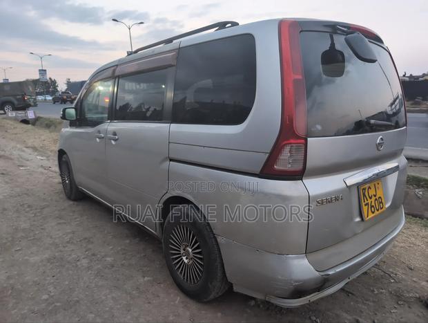 Nissan Serena 2009 Silver