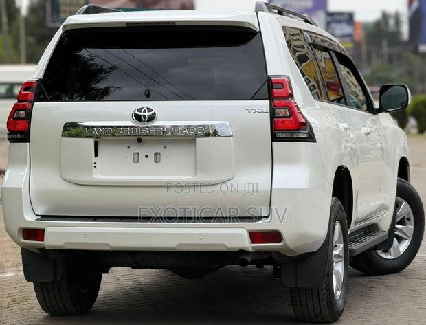 Toyota Land Cruiser Prado 2.8 2021 White