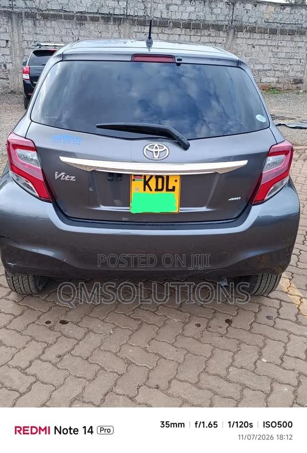 Toyota Vitz 2015 Gray