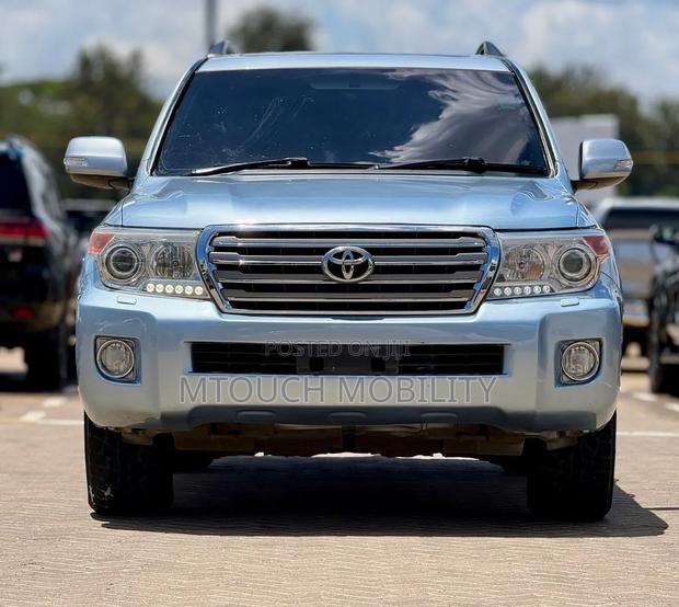 Toyota Land Cruiser 2012 Blue