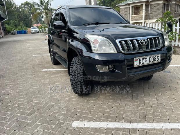 Toyota Land Cruiser 2010 Black