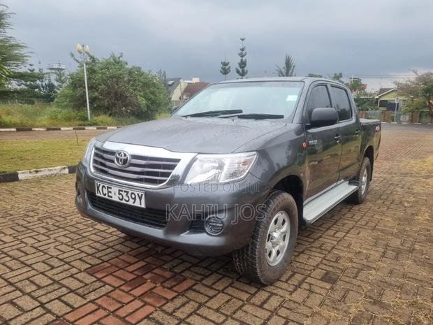 Toyota Hilux 2015 Gray