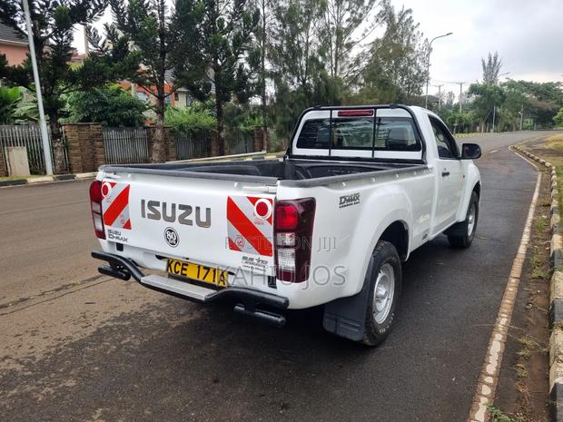Isuzu D-MAX 2015 Off white
